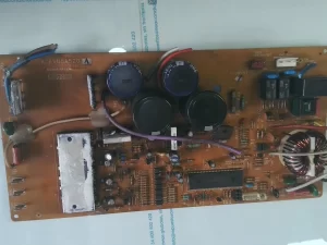 PLACA ELECTRONICA PARA UNIDAD EXTERIOR MITSUBISHI HEAVY INDUSTRIES RCK505A520 sin-caja