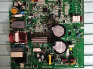 Placa Electrónica Unidad Exterior Ref. HTWS024IV-EXT GRJW867A6