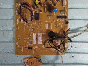 Placa Electrónica Panasonic Ref. CU-UE12JKE 240901962B 1R E131175 T01