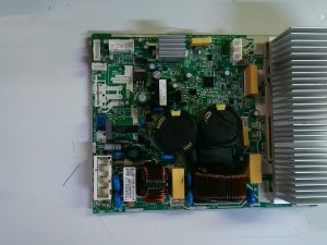 Placa electronica xcg-p1e246887 / 02b110787800 / 17122000048121 e65