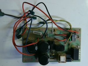 Placa electronica 10f13a4071810282 / gs-kfr-28gw/bpy.7.8.2 / ce-kfr26w/bpn2-110 e34