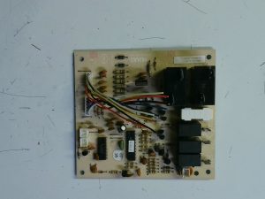 Placa Electrónica Ref. PCB05-93-V04 / KWK-1301.01-00/31 / HA0404014 / 81409132 E26