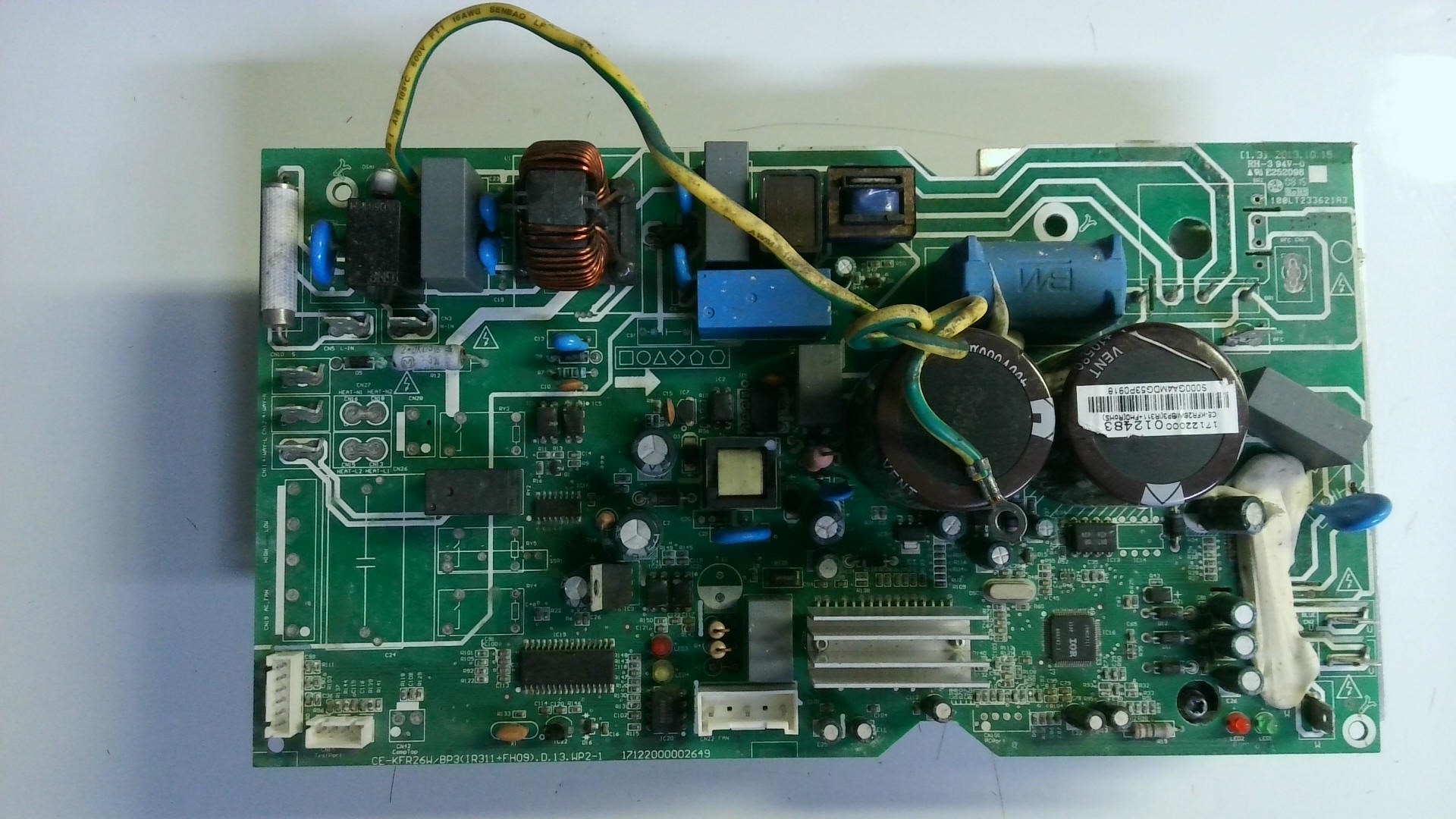 Placa electronica (1.3) 2013.10.15 / RH-3 94V-0 / E252098 / 100LT233621A3 E13