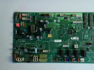 Placa electronica V558B54Y50210 / CAUTION E13