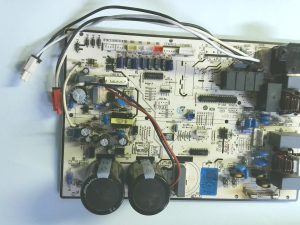 Placa electronica E166702 / V12634 / Z:A6F3 5070012 E81