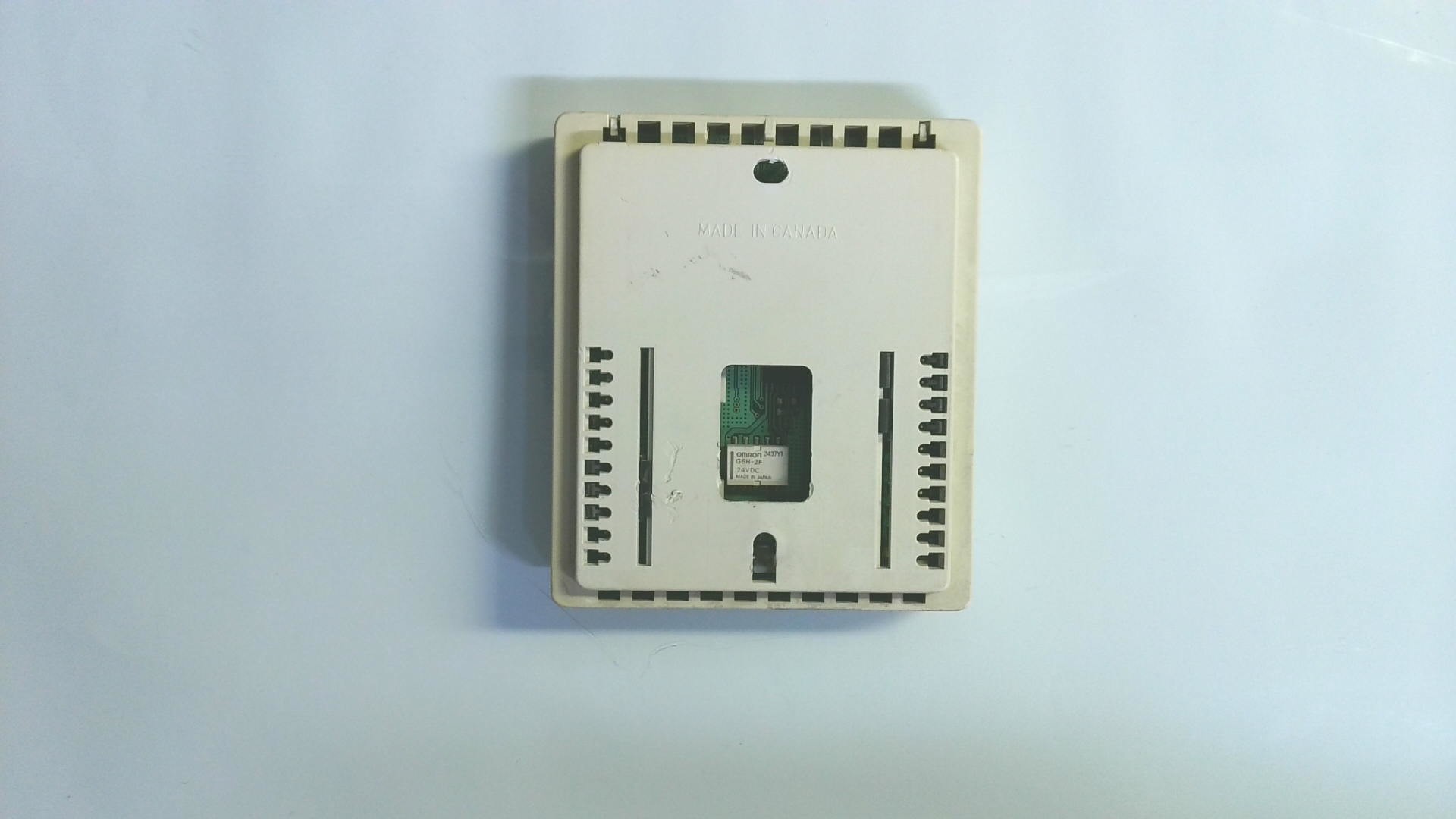Mando de pared / Termostato OMRON / 2437Y1 / G6H-2F MA-PA 01 - Imagen 2