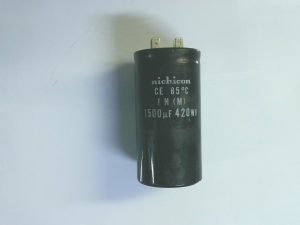 Condensadores NICHICON / CE 85 C  IN(M) / 1500UF 420WV CON 01