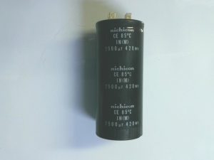 Condensadores NICHICON / CE 85 C  IN(M) / 2500UF 420WV CON 01