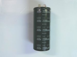 Condensadores NIPPON / 400V 2200uf(m) / 85c / 82K508 CON 02