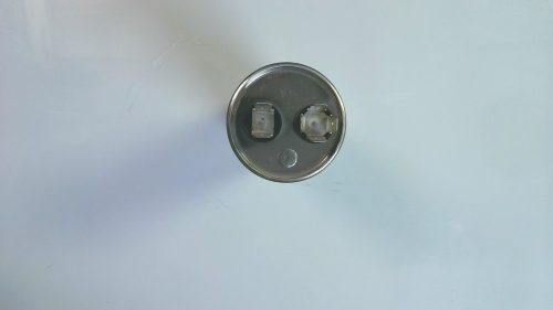Condensador 420VAC 50/60HZ / 30UF / C22.2 NO.190 / 10000AFC / RNV-42H3005 / 109141 CON 04 - Imagen 2