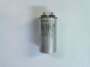 Condensadores 440/450vac 50/60hz / 35uf / class c p2 25/80/21 / c22.2 no.190 nonpcb / 10000afc protected / rnv-45h3505 ohs / 404201 CON 05
