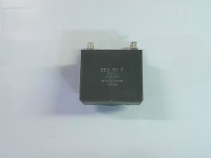 CONDESADORES EEH SH Z / 62UF 150VAC / 06JP G55