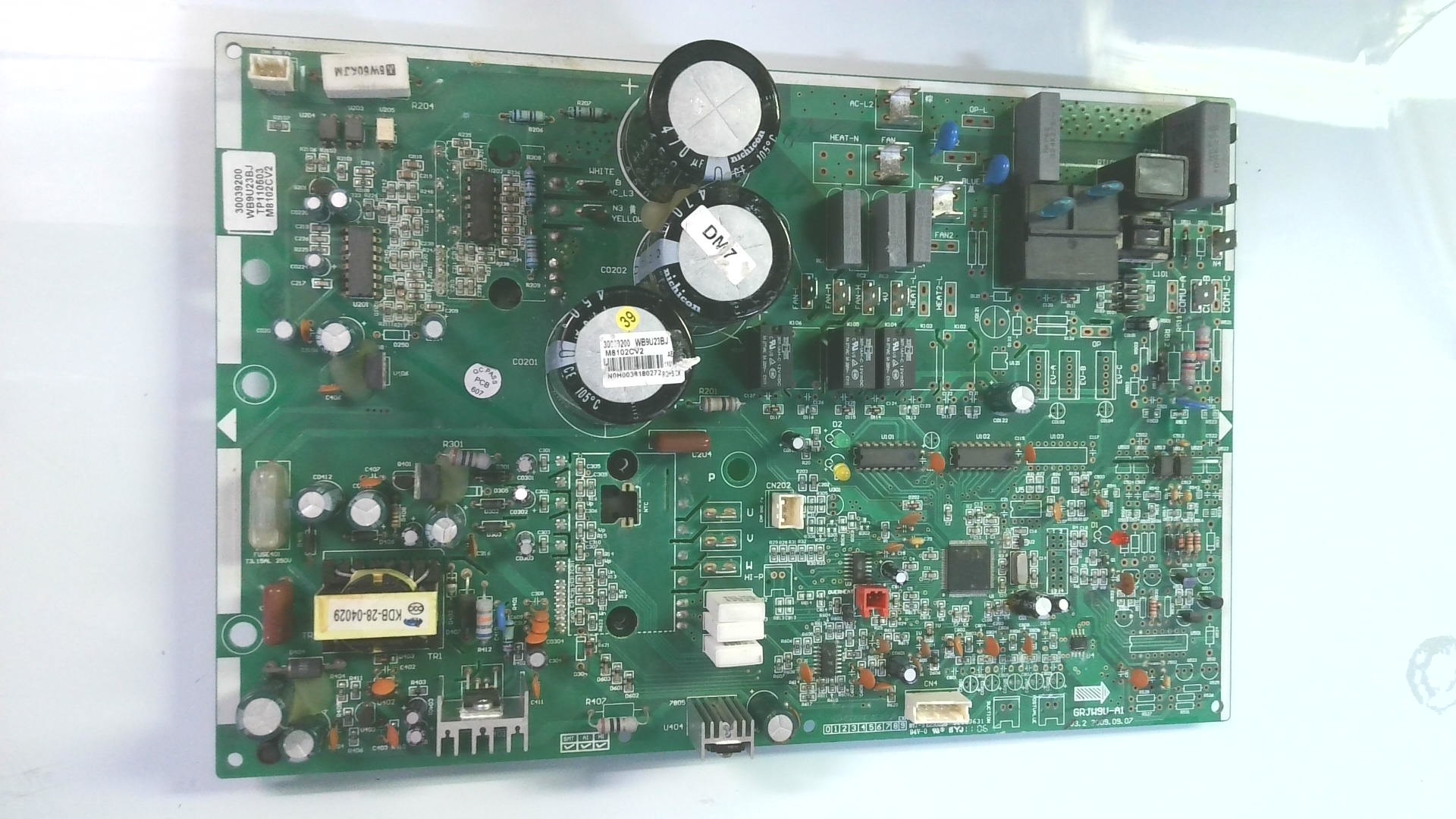 PLACAS ELECTRONICAS 30039200 / WB9U23BJ / TP110503 / M8102VC2 / GRJW9V-A1 / V3.2 H30