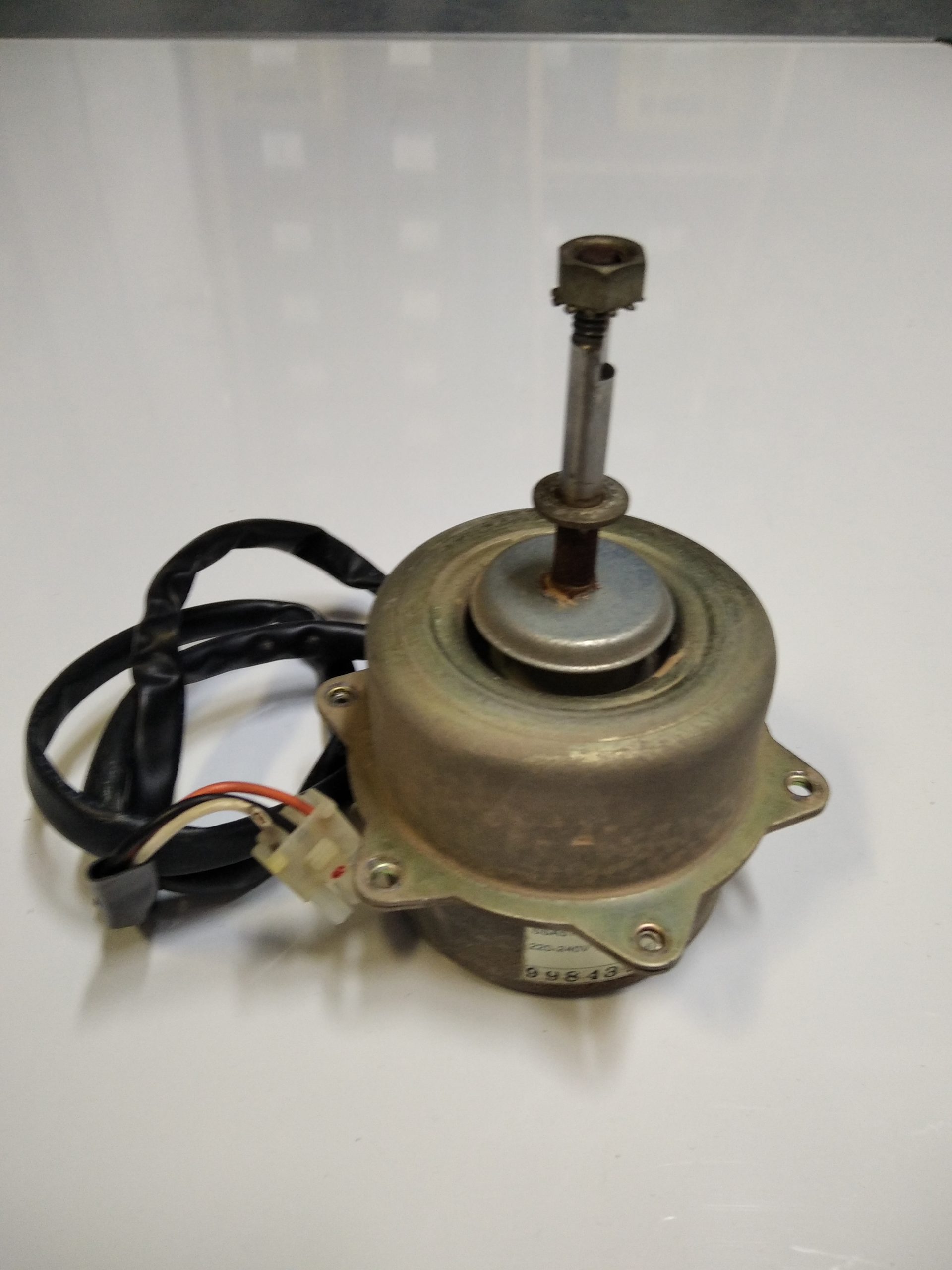 MOTORES MOD:SSA511A 453 AB S/N: 998437E26 MOT30