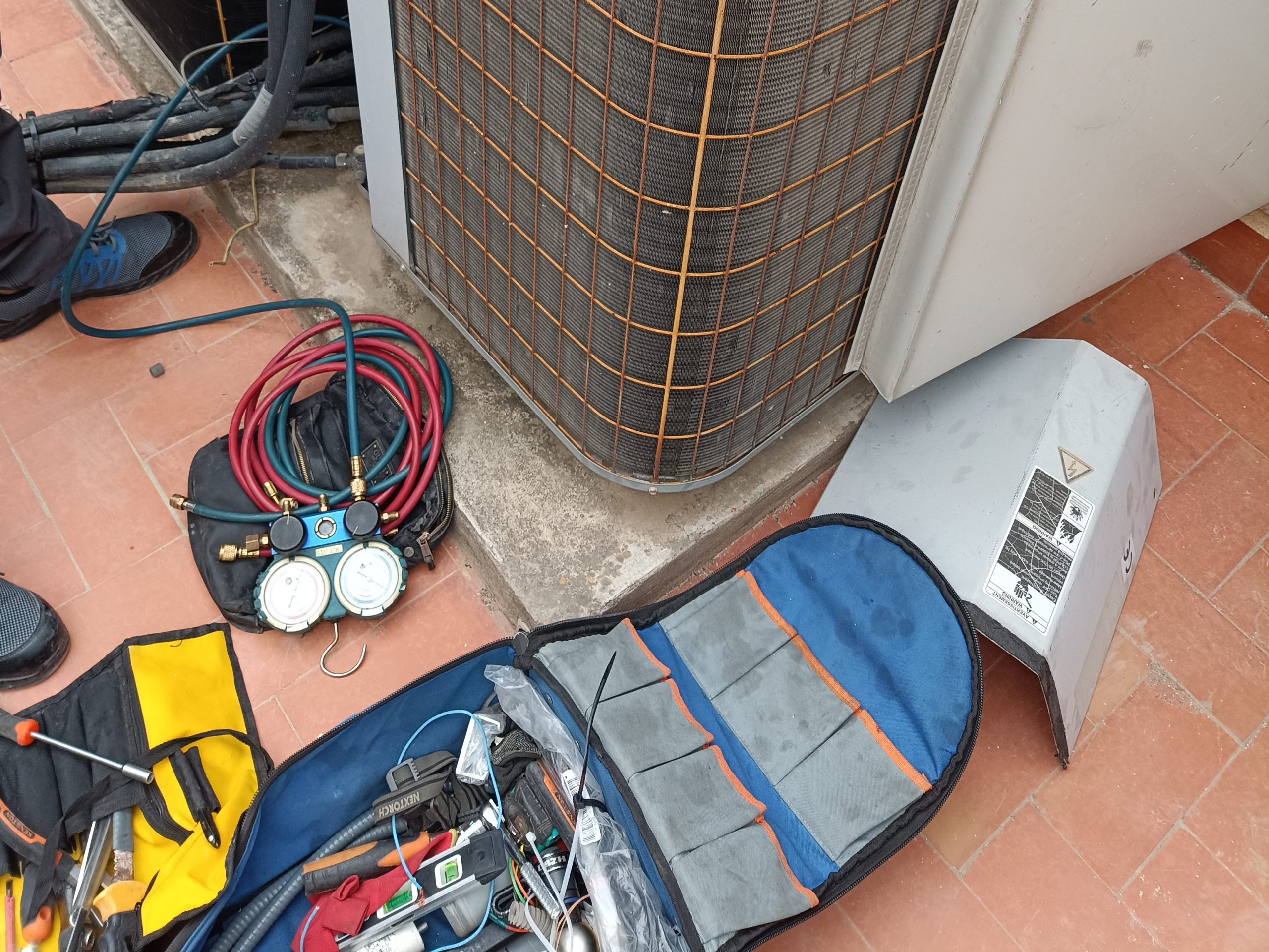 Procedimientos esenciales en la reparación de climatización.