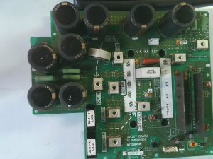 PLACA ELECTRONICA  MITSUBISHI INV20Y-BOARD KE76B564G02 PLE159