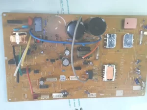 PLACA ELECTRONICA  MITSUBISHI HEAVY INDUSTRIES  (PCB): RCV505A101  RCV505A101 D).  RCV565A101-1 / BOARD, PW SRC25ZJ-S, SRC35ZJ-S O DXC15Z5-S) sin-caja
