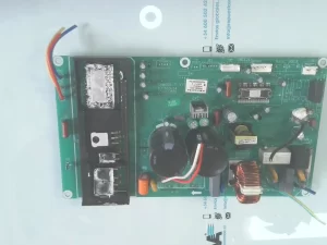 PLACA ELECTRONICA PARA UNIDAD EXTERIOR SKYWORTH  (PCB): SHW608-Z1  K32600064 / K50102124.  sin-caja