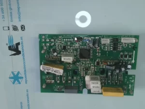PLACA ELECTRONICA PARA UNIDAD EXTERIOR DAITSU E HIYASU  1004947696  1473244 1473244D O 1473244 sin-caja